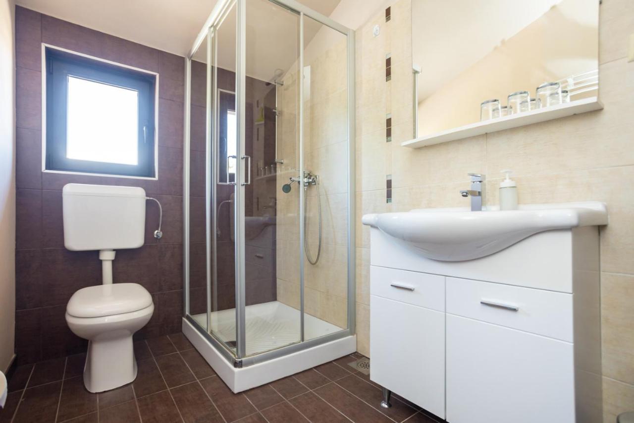 Apartmani Beba Omišalj Esterno foto