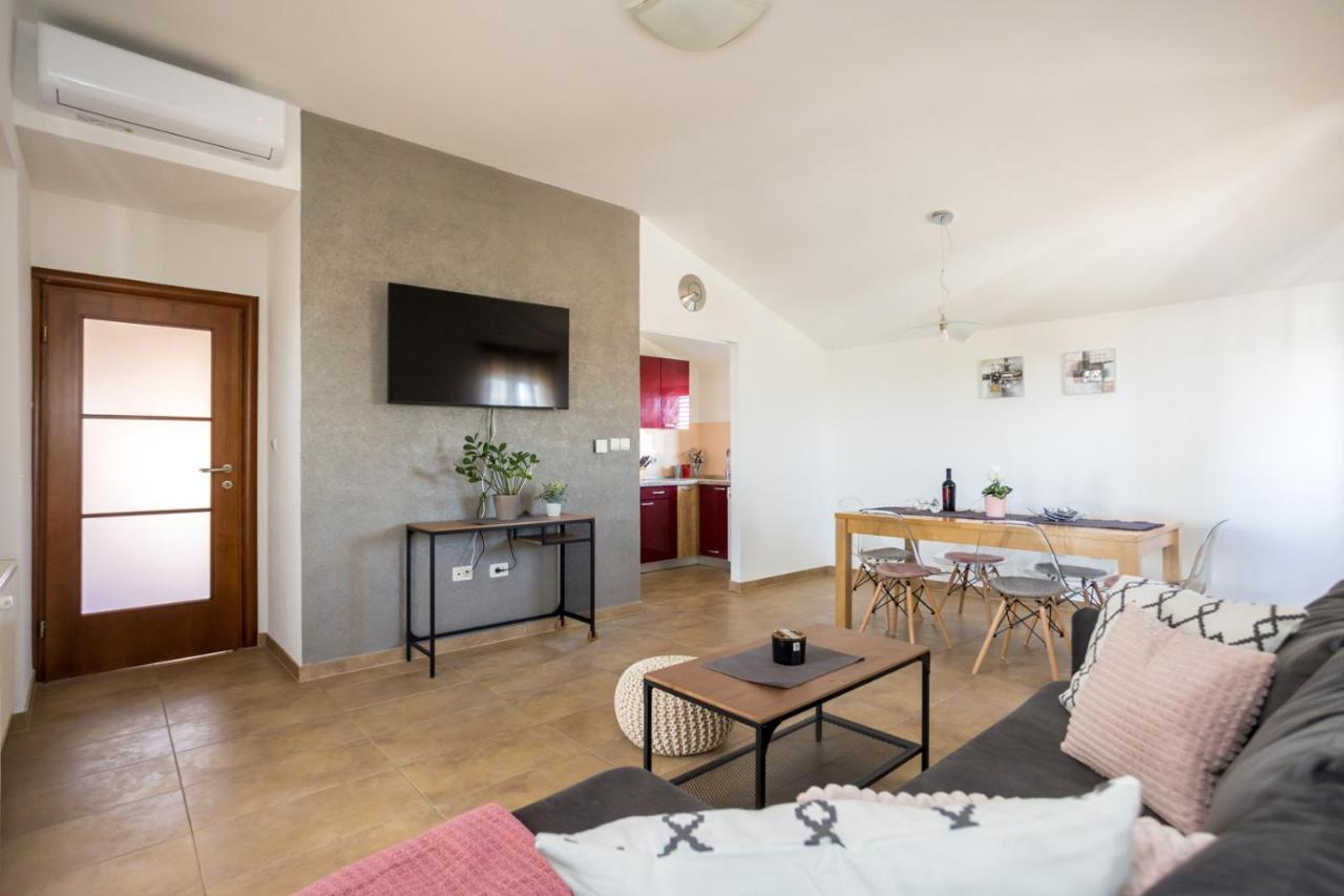 Apartmani Beba Omišalj Esterno foto